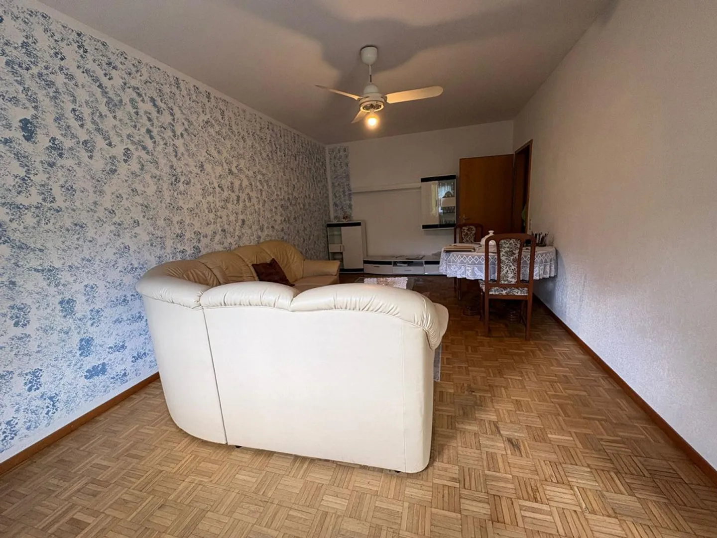 2 1/2-Room Apartment on the Second Floor - Photo 3 of 29