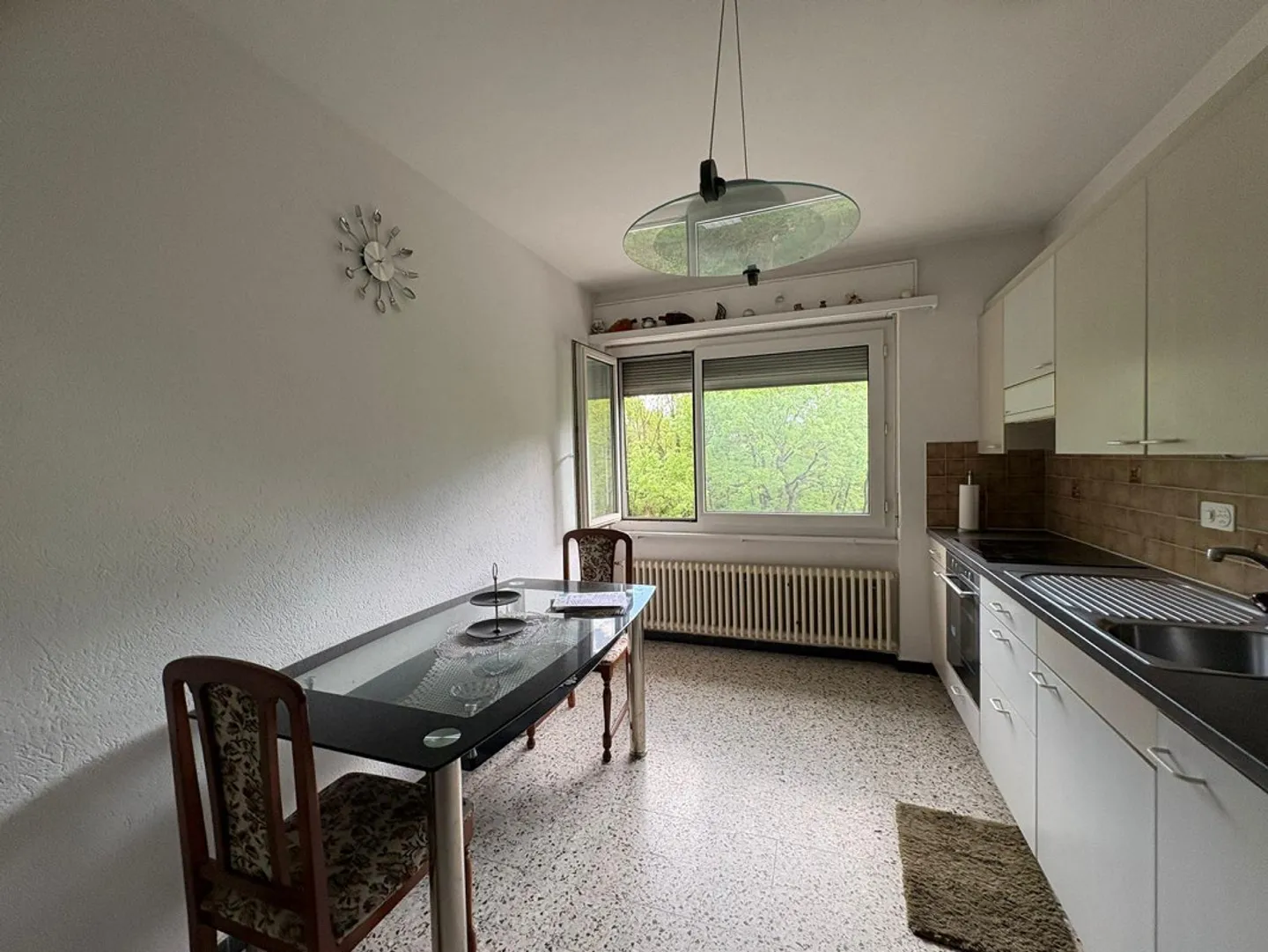 2 1/2-Room Apartment on the Second Floor - Photo 9 of 29