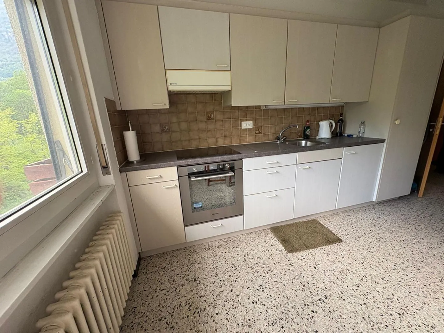 2 1/2-Room Apartment on the Second Floor - Photo 10 of 29