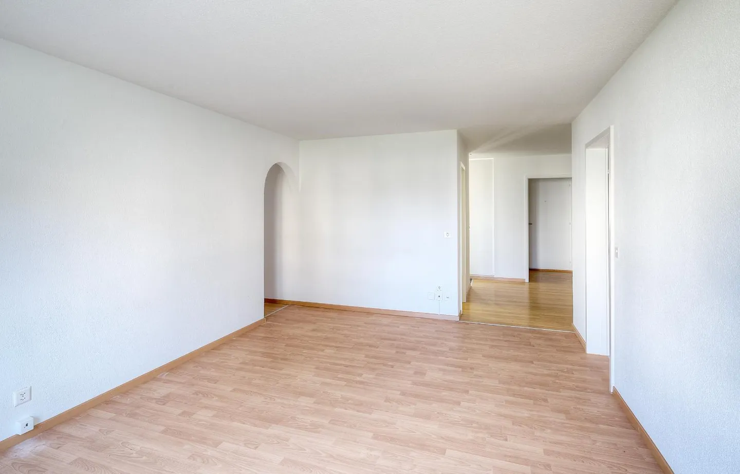 Helles Apartment mit Balkon - Foto 3 von 7