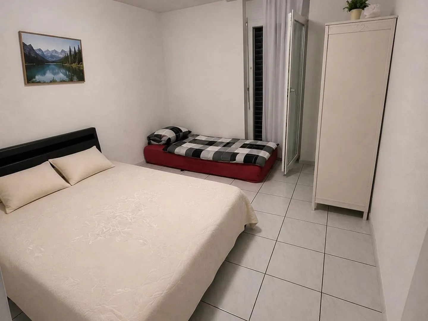 Appartement moderne et familial de 4,5 pièces dans un emplacement calme - Photo 5 sur 8