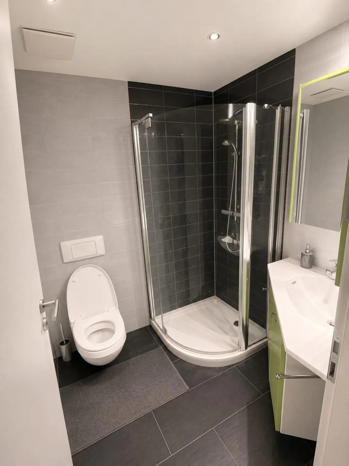 Appartement moderne et familial de 4,5 pièces dans un emplacement calme - Photo 6 sur 8