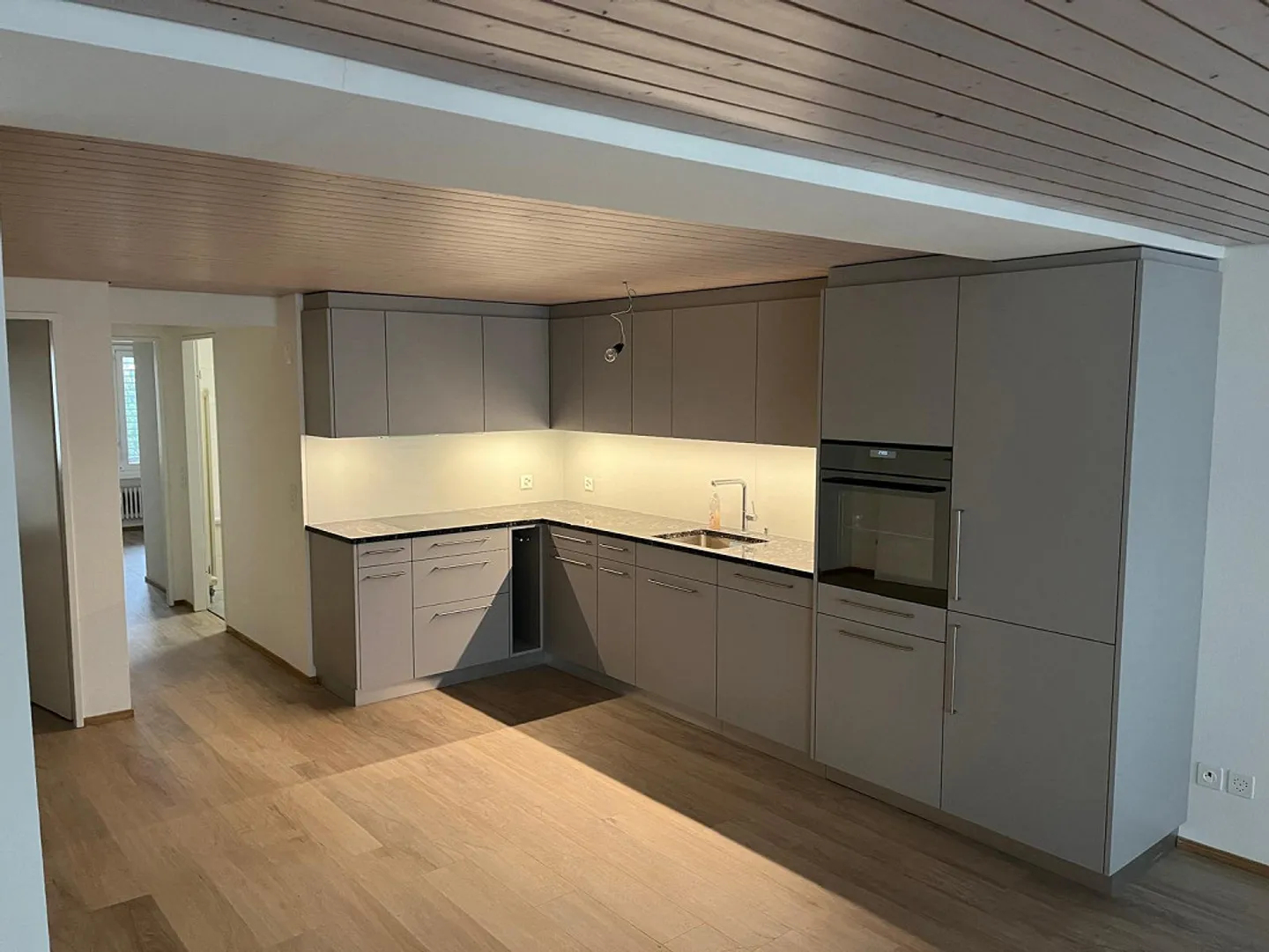 Modern, freshly renovated apartment in the heart of Laufen - Photo 1 of 4