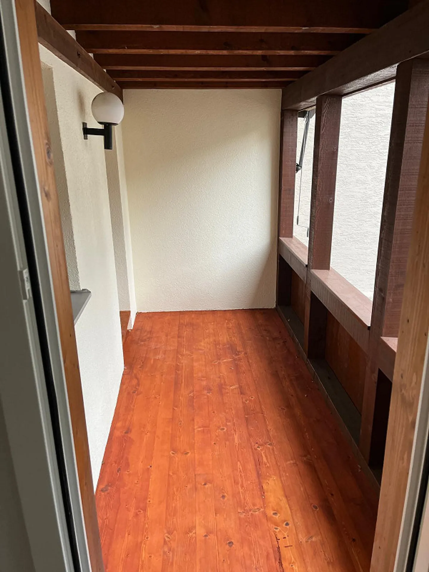Modern, freshly renovated apartment in the heart of Laufen - Photo 4 of 4