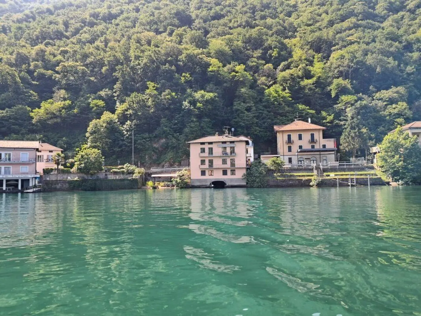Villa Maison Multi-Familiale Directement sur le Lac de Lugano - Prête pour un Nouveau ... - Photo 2 sur 7