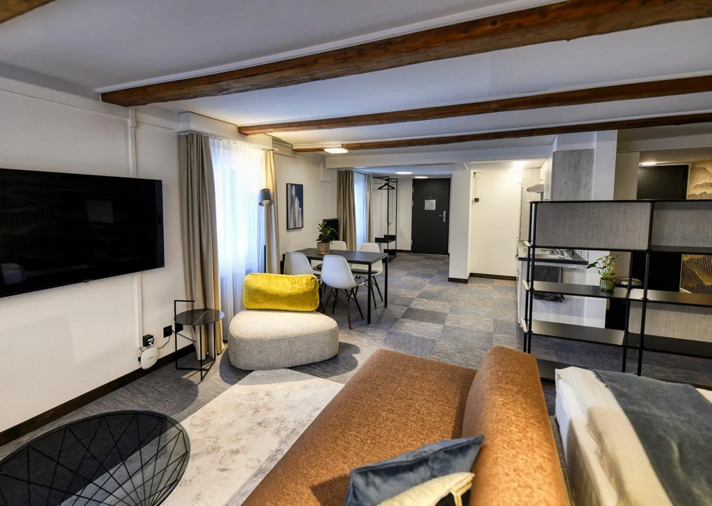 Nuovo loft arredato in una posizione molto centrale ad Altdorf - Foto 9 di 13