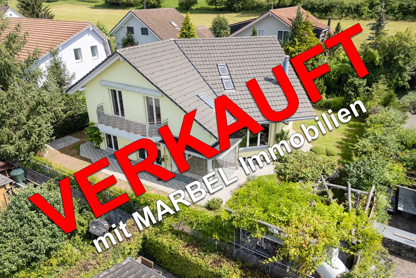 VENDU - LA VIE EST BELLE - Maison de rêve dans un emplacement résidentiel de premier choix avec une infrastructure de premier ordre - Photo 1 sur 2