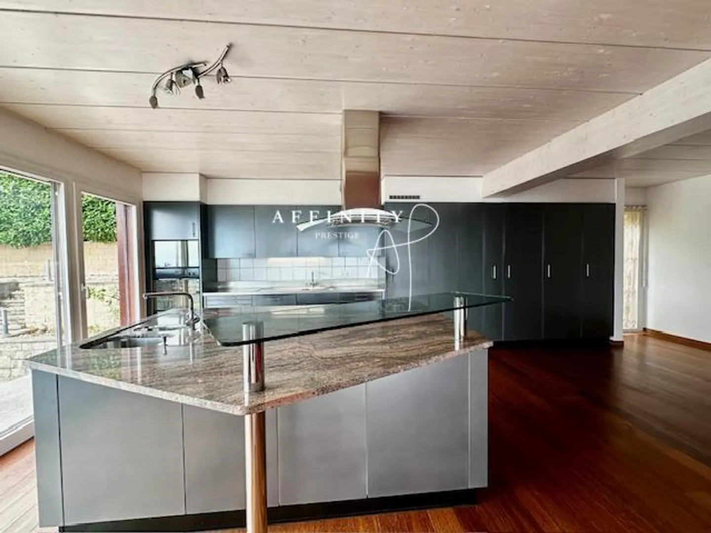 Villa moderne avec vue sur le lac - Photo 6 sur 13