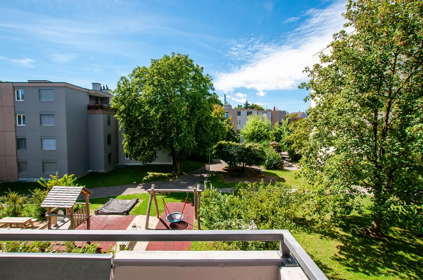 Beautiful penthouse apartment with a view over the city - Photo 2 of 7