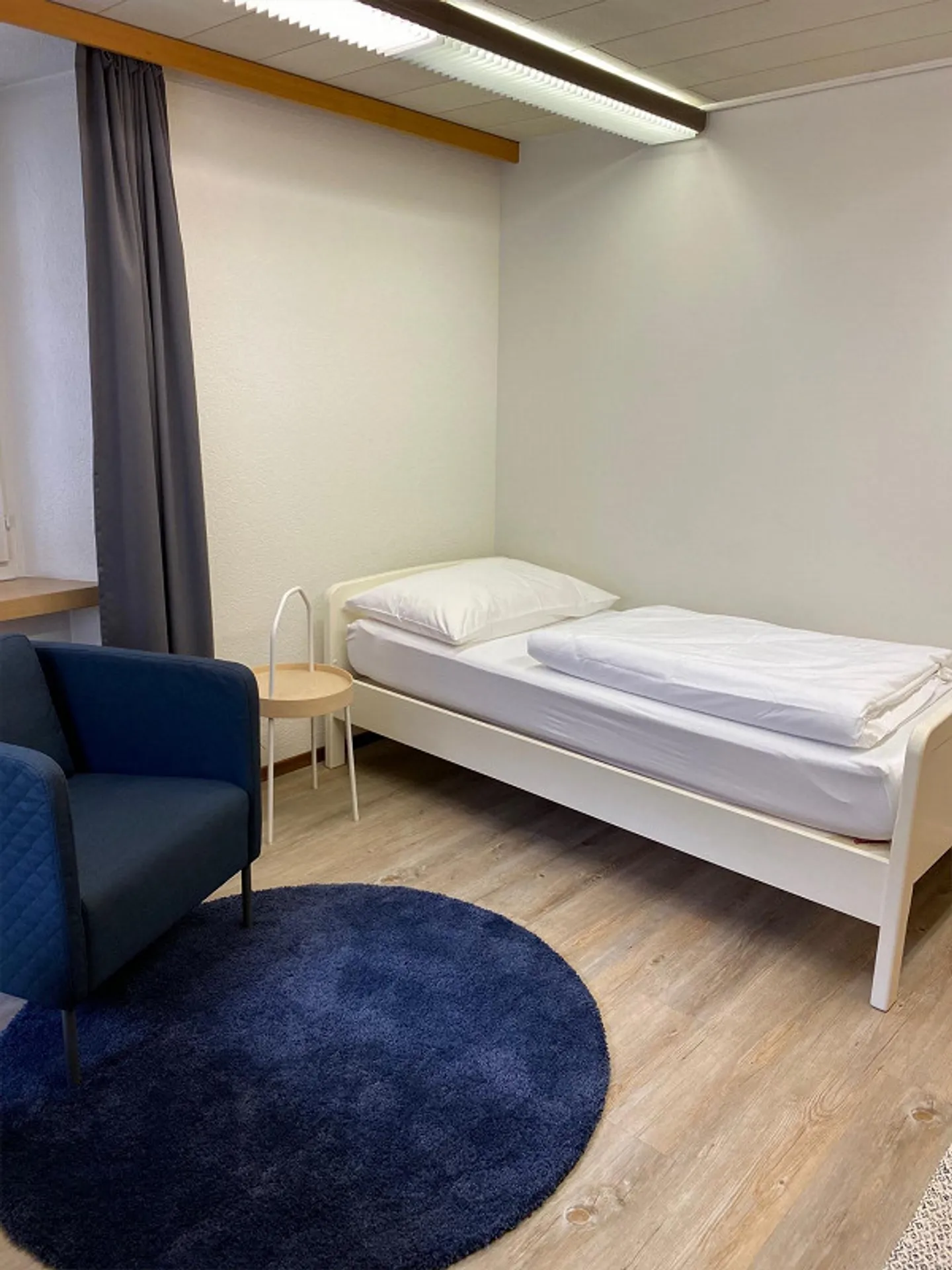 Camera parzialmente arredata in affitto nel centro di Altdorf - Foto 2 di 9