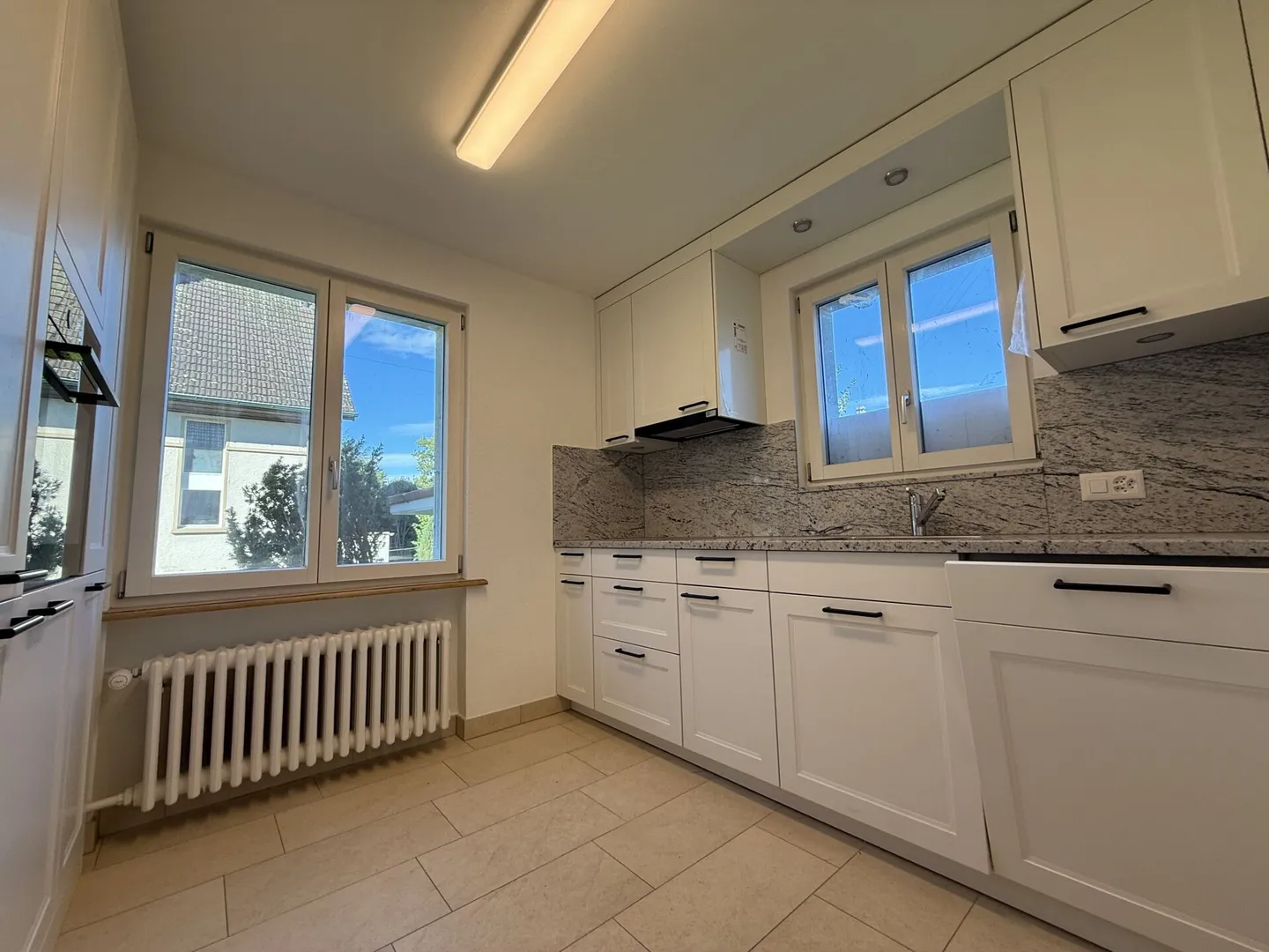 6 Room Single Family House in Langenthal - Photo 2 of 17
