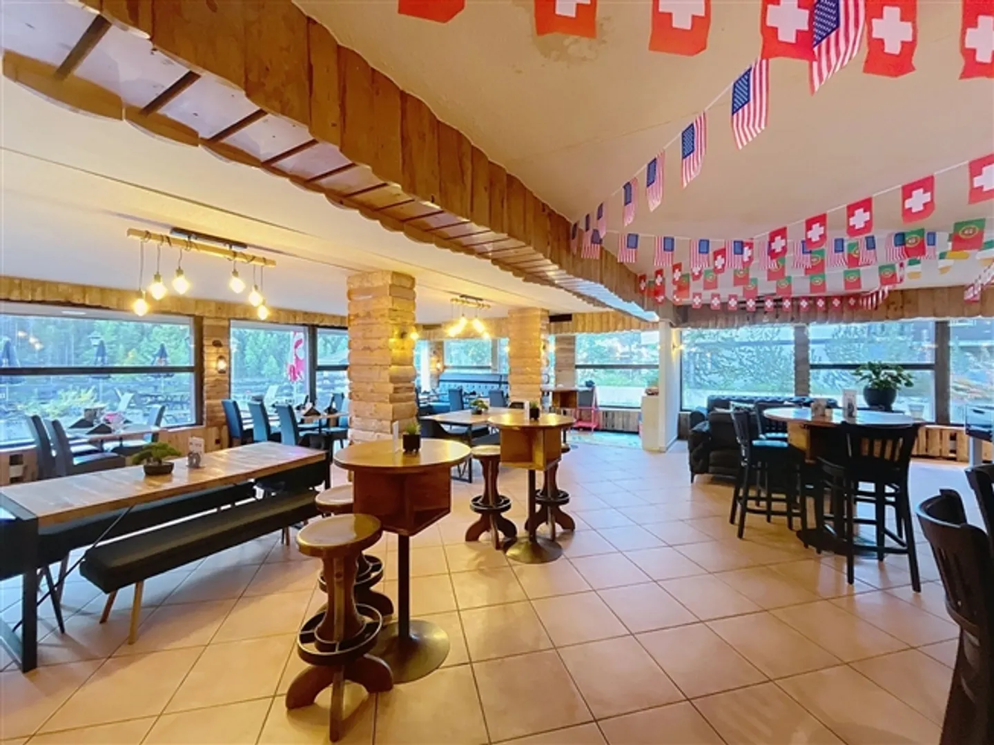 Charmante Bar/Restaurant in Grimentz - Foto 4 von 12