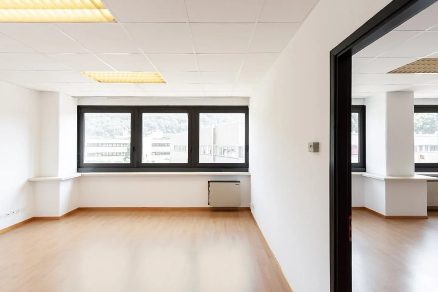 LUGANO NORD/BIOGGIO - À LOUER BUREAU LUMINEUX DE 140 M² (réf. 003) - Photo 2 sur 14