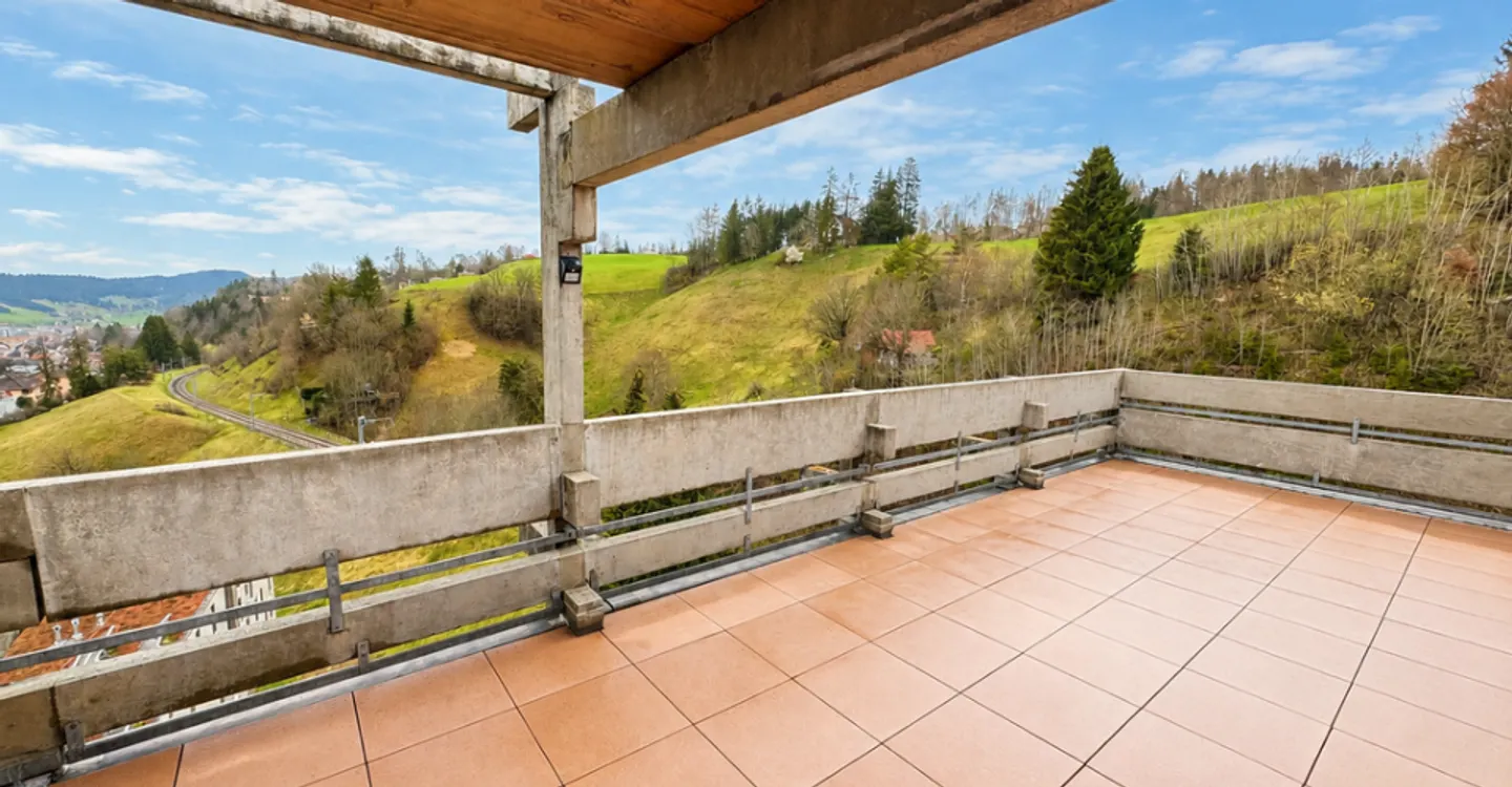 Duplex with generous volumes and 2 terraces - Photo 1 of 10