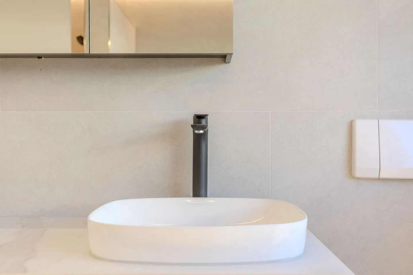 Newly renovated townhouse in Rebstein SG with panoramic views, 5.5 rooms, 254 m² total floor space - Photo 10 of 13