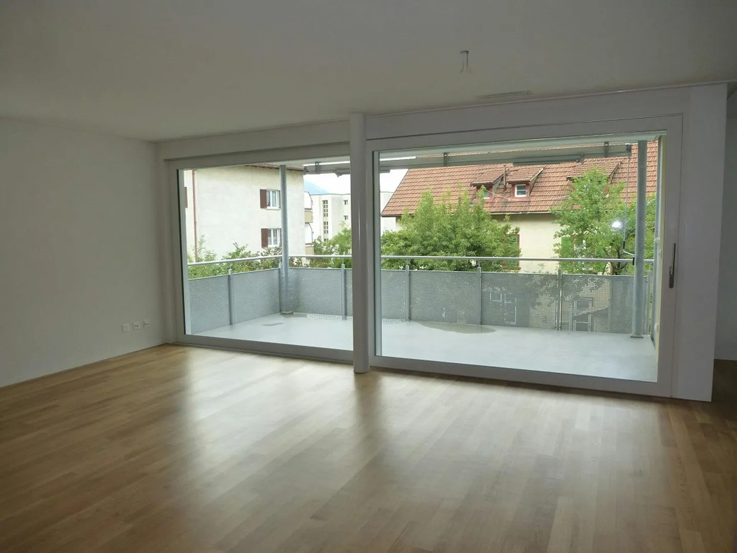 Grand appartement central de 4,5 pièces à louer - Photo 3 sur 10