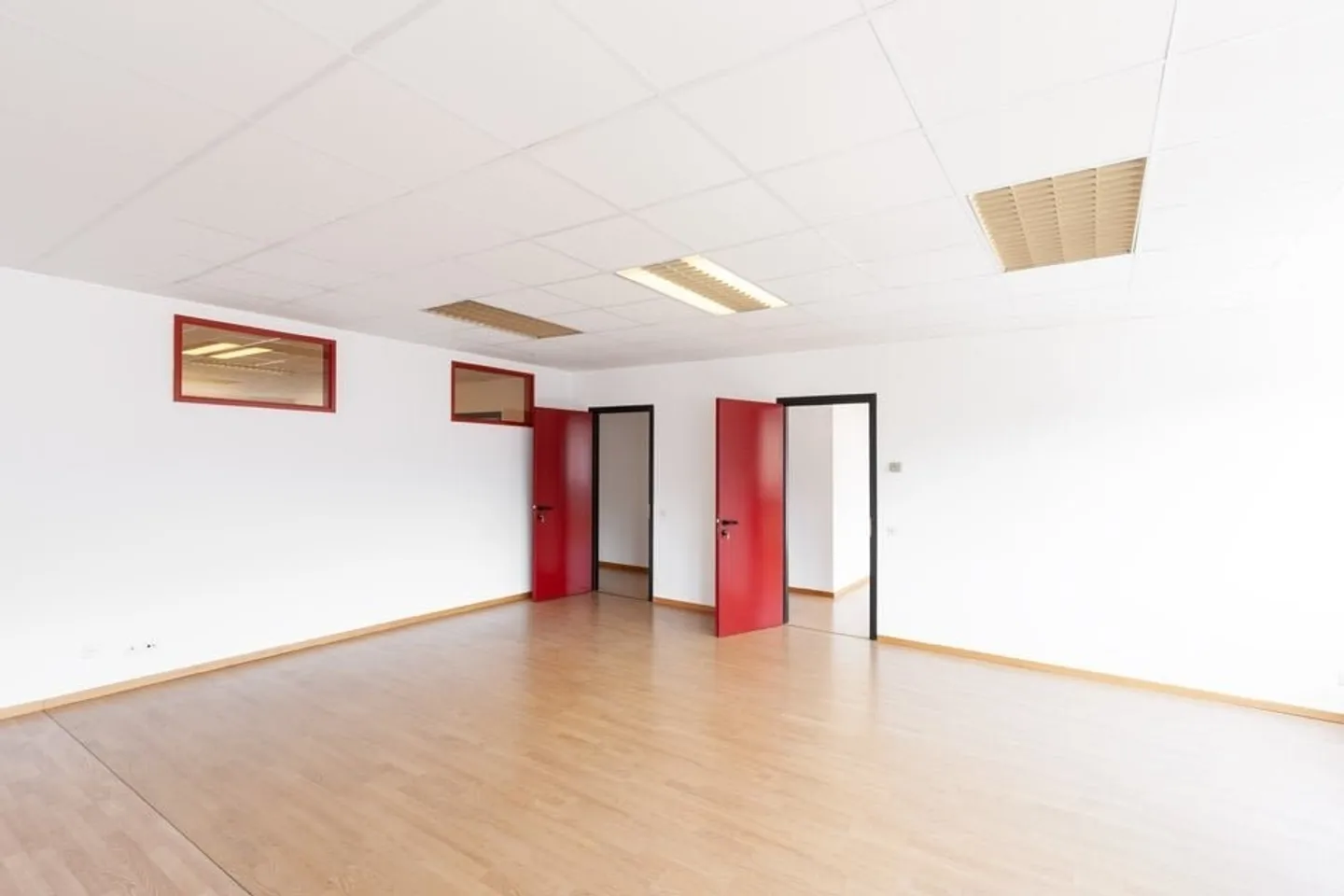 LUGANO NORD/BIOGGIO - À LOUER BUREAU LUMINEUX DE 140 M² (réf. 003) - Photo 7 sur 14