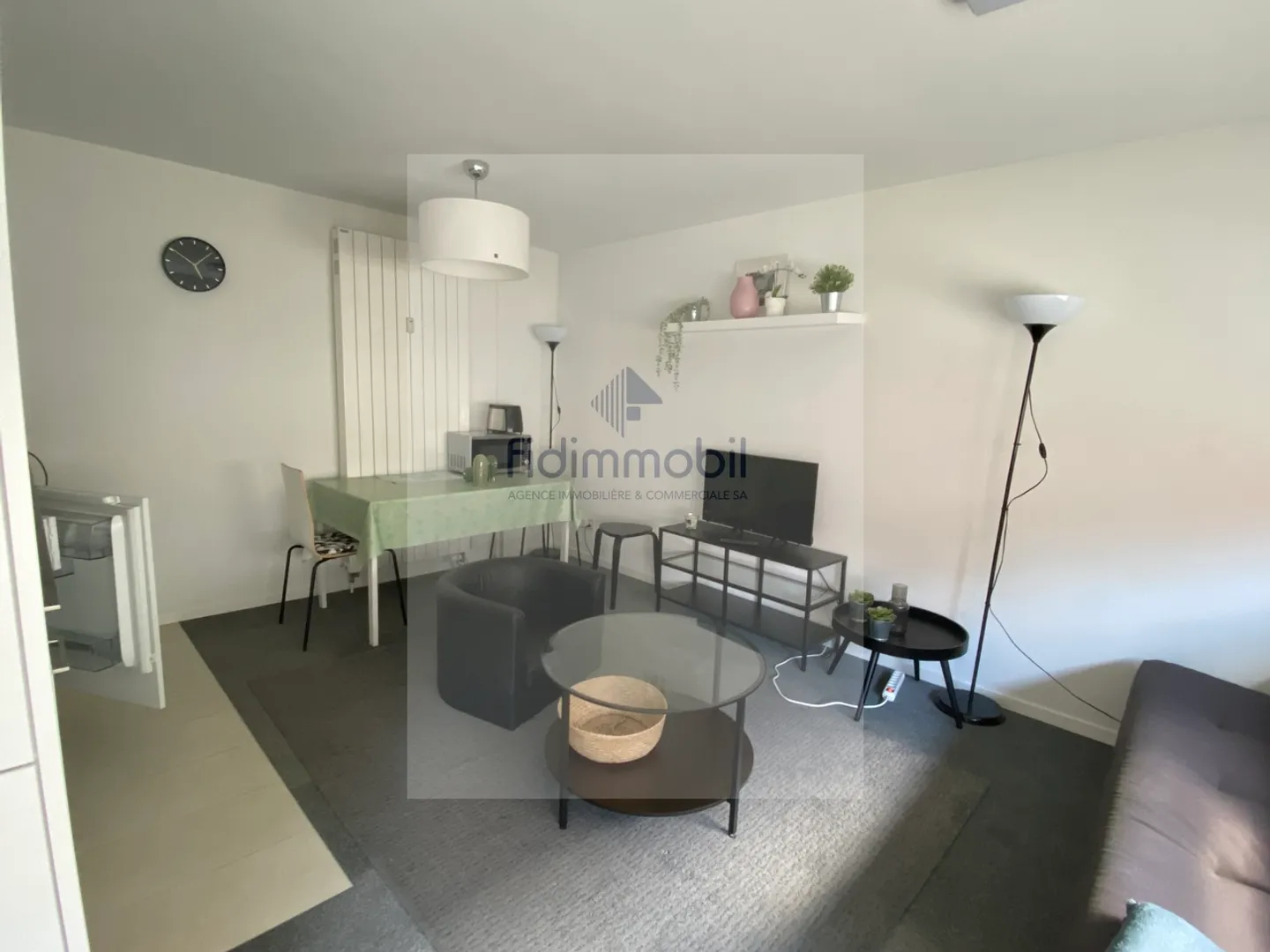 Furnished studio - Photo 2 of 4