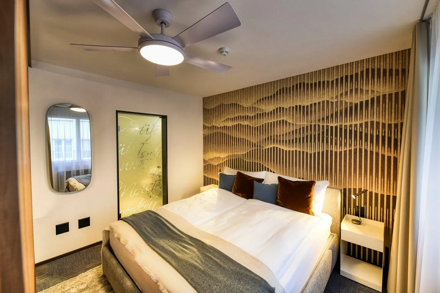 Nuovo appartamento arredato con 2 camere in una posizione molto centrale ad Altdorf - Foto 3 di 13