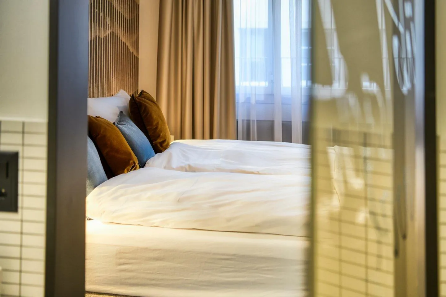 Nuovo appartamento arredato con 2 camere in una posizione molto centrale ad Altdorf - Foto 4 di 13