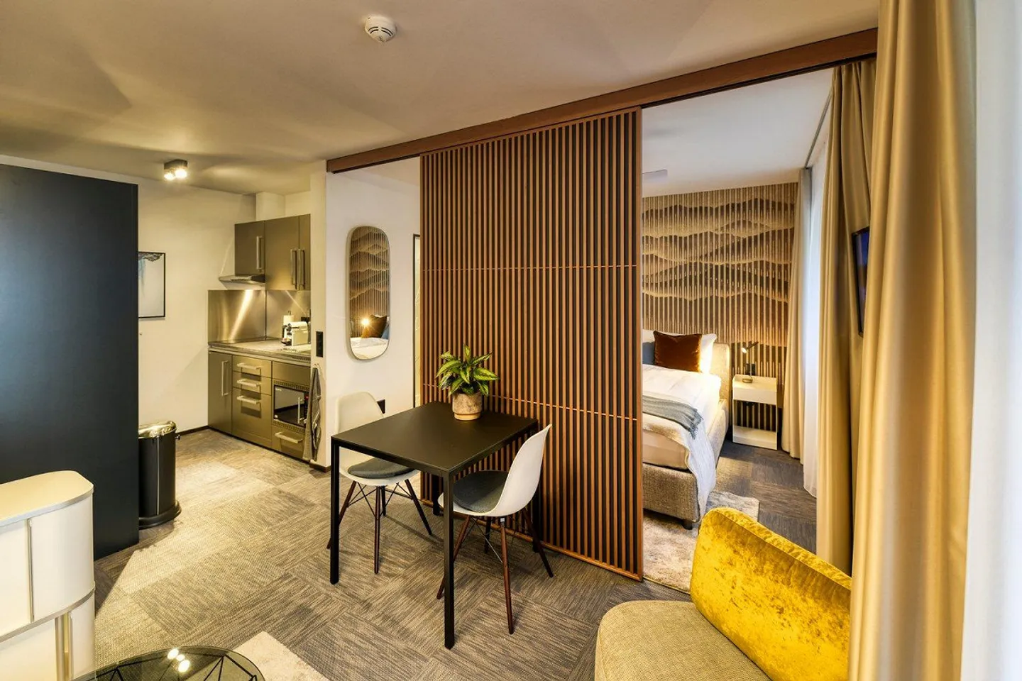 Nuovo appartamento arredato con 2 camere in una posizione molto centrale ad Altdorf - Foto 8 di 13