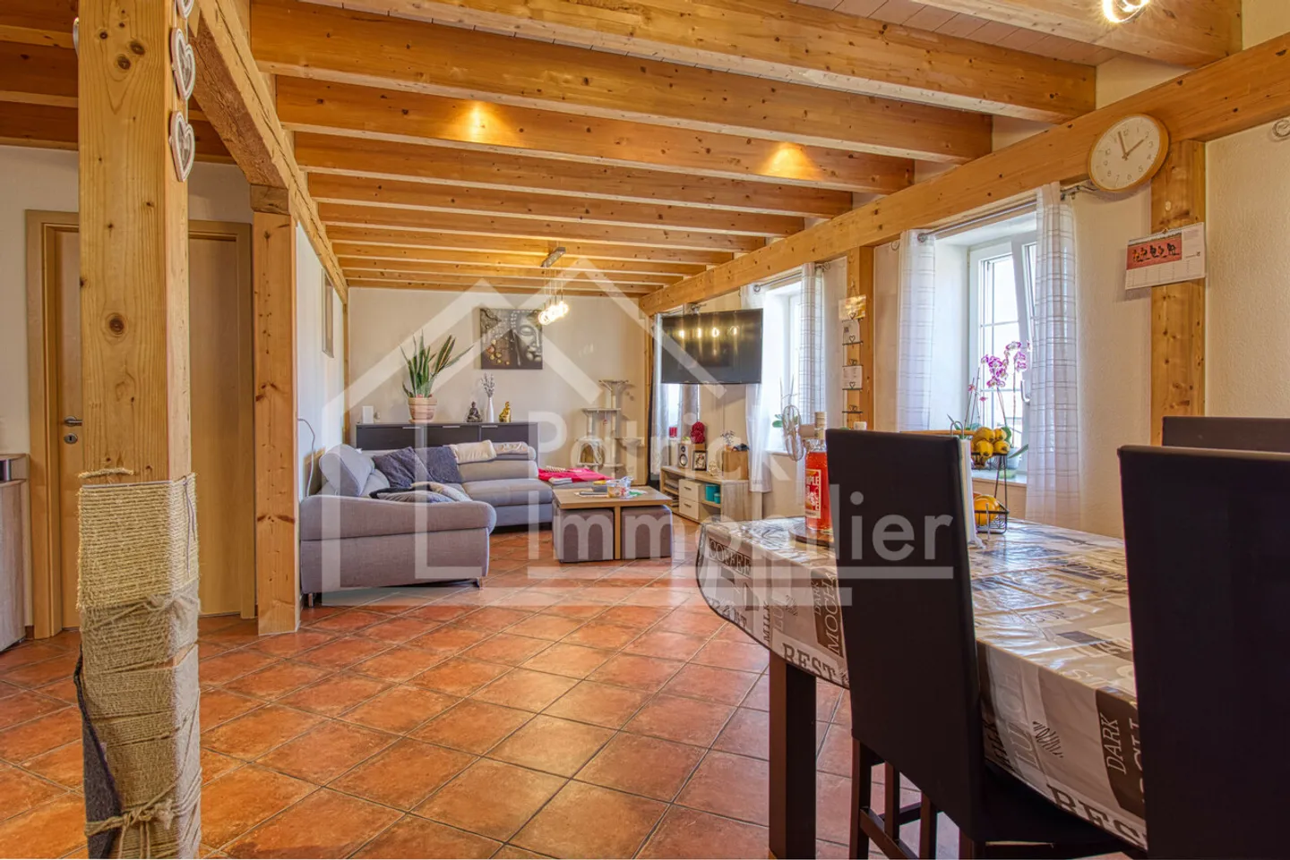 Immeuble d'habitation avec café restaurant - Photo 5 sur 13