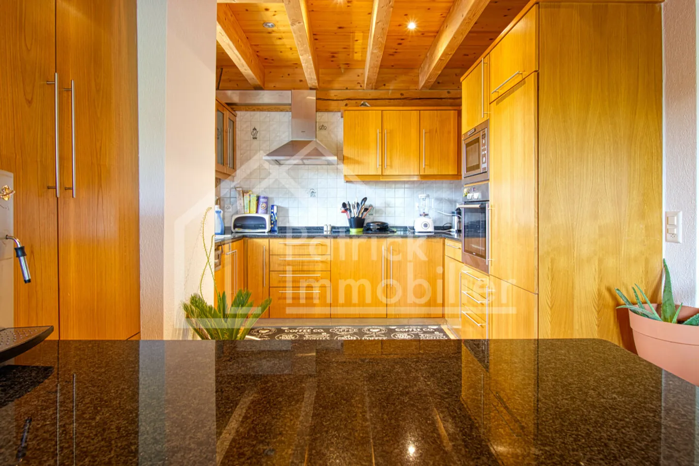 Immeuble d'habitation avec café restaurant - Photo 10 sur 13