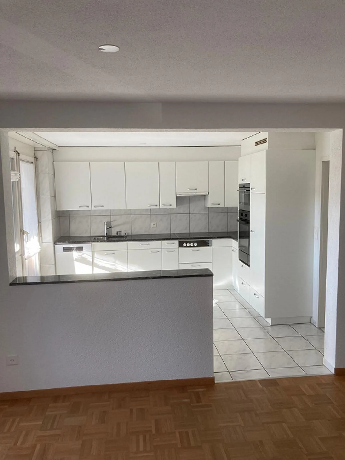 4.5 Room Apartment - Photo 1 of 13