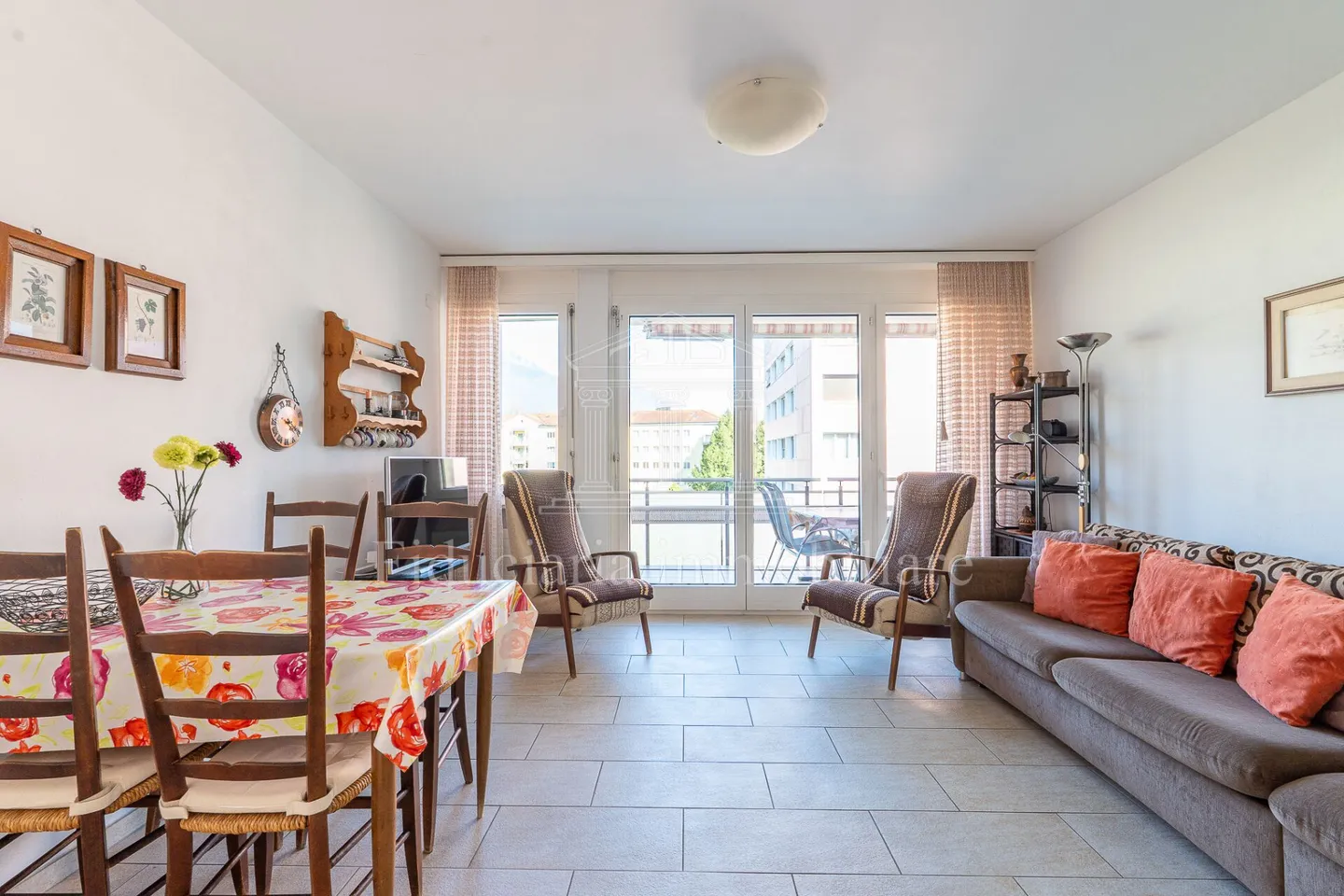 LOCARNO - Cozy 2-Room Apartment Near the Lake - Photo 2 of 6
