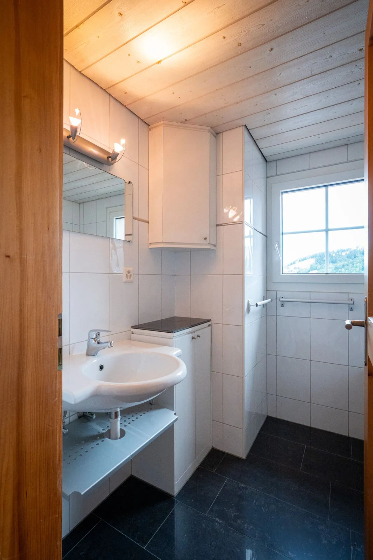 Appartement en penthouse spacieux de 3,5 pièces - Photo 8 sur 21