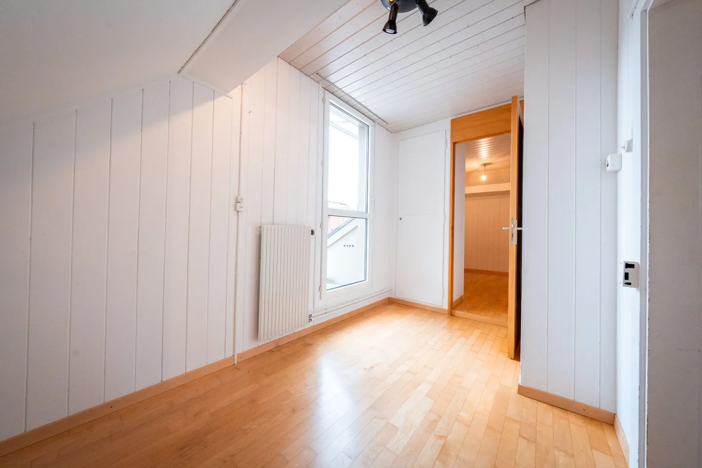 Appartement en penthouse spacieux de 3,5 pièces - Photo 11 sur 21