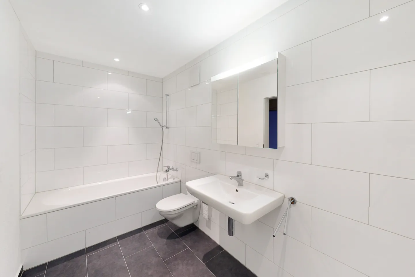 Your new home in Sins 4.5 rooms with plenty of living comfort - Photo 5 of 7