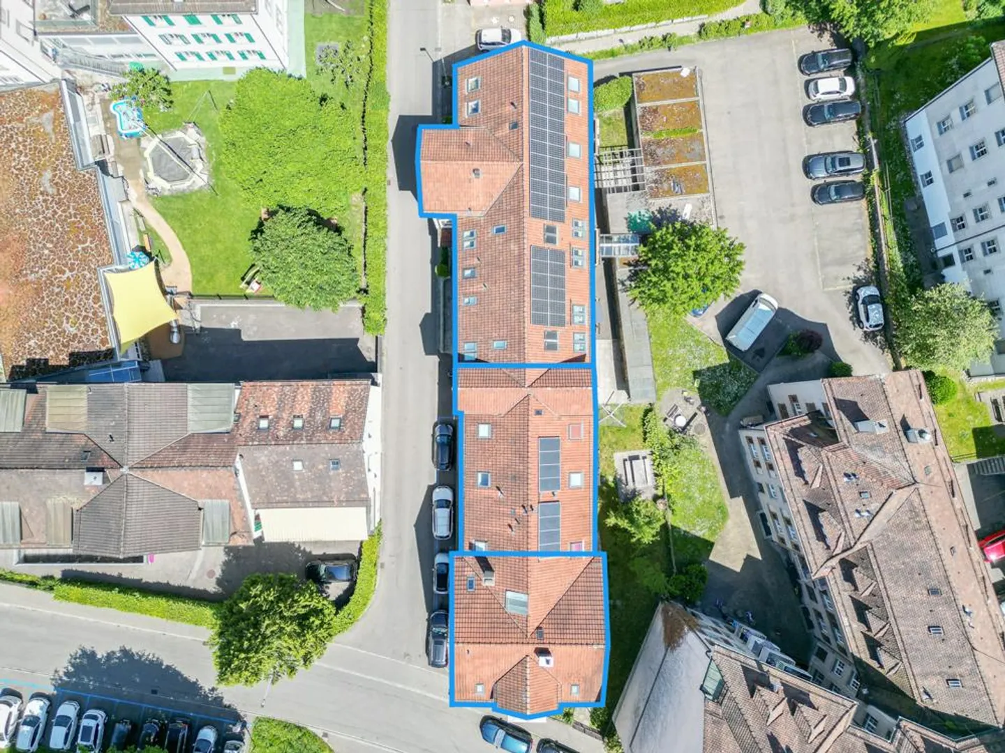 Three multi-family houses on a plot in a central city location - Photo 2 of 7