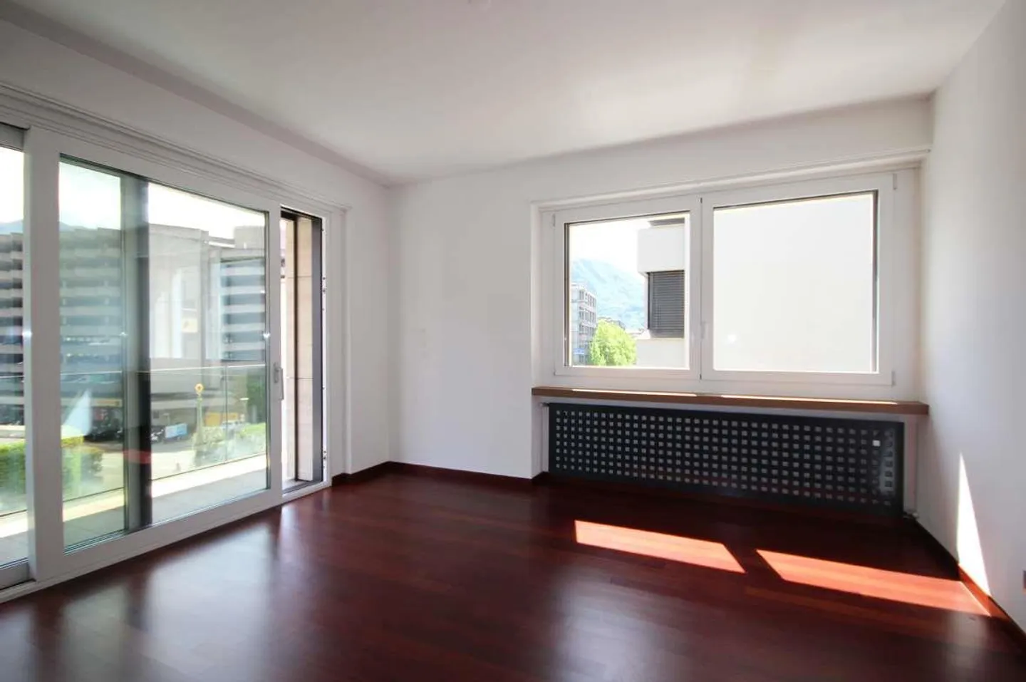 Lugano : appartement élégant et moderne de 4,5 pièces au centre - Photo 2 sur 12