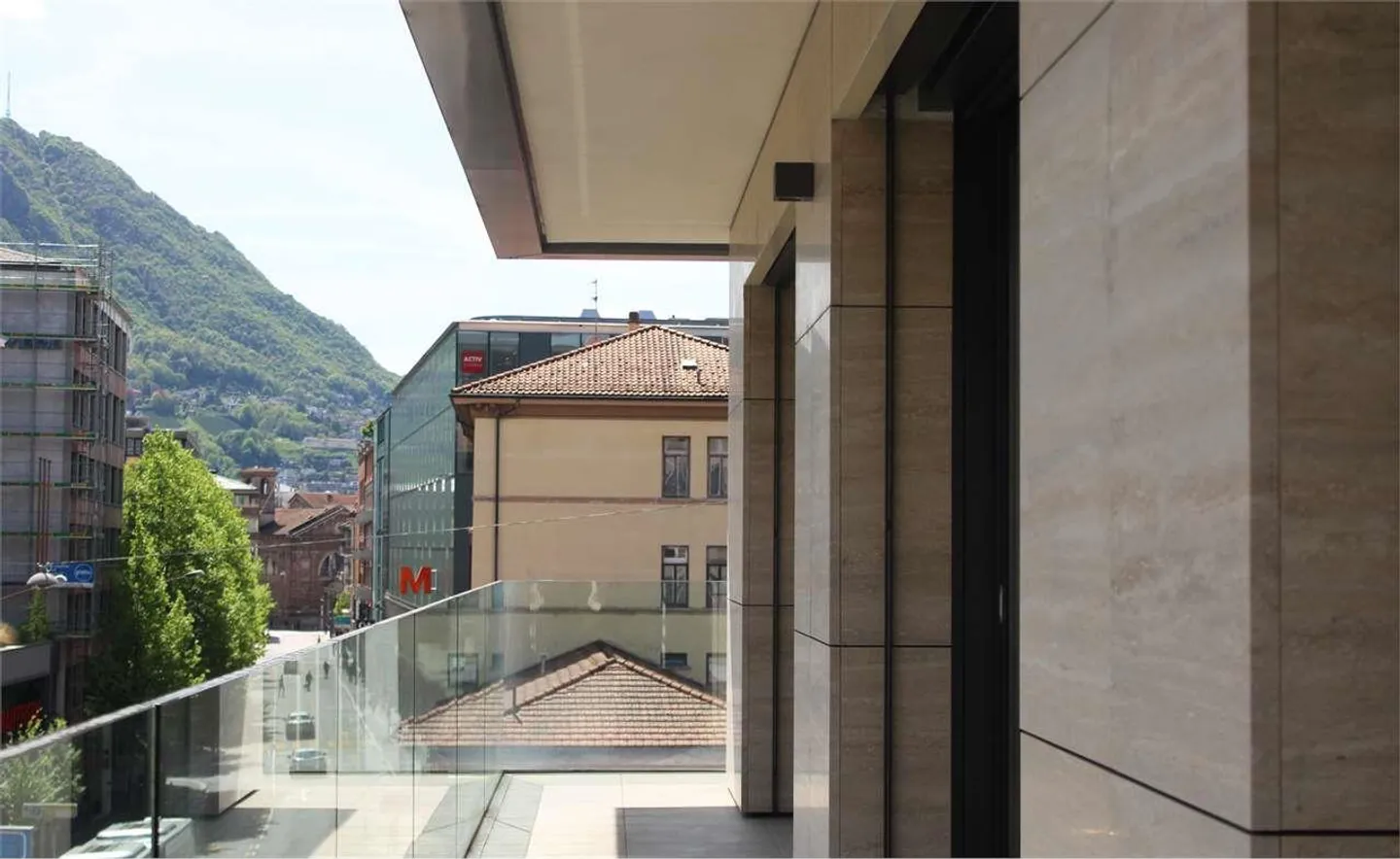 Lugano : appartement élégant et moderne de 4,5 pièces au centre - Photo 3 sur 12