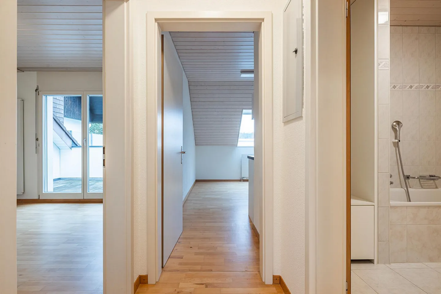 Grosse helle Wohnung mit Balkon - 72 qm Wohnfläche - 2, Zimmer - Foto 7 von 9
