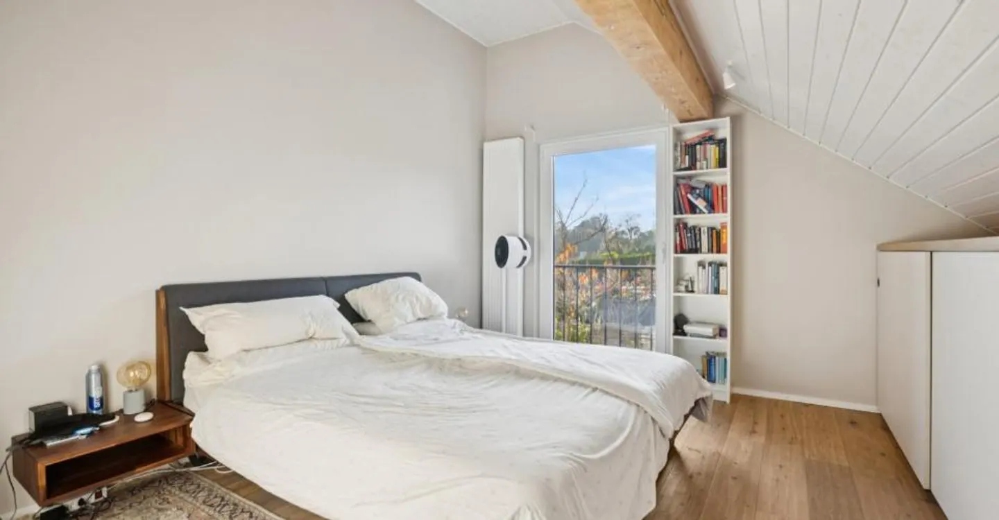 Stunning Villa with Lake View - Photo 8 of 12