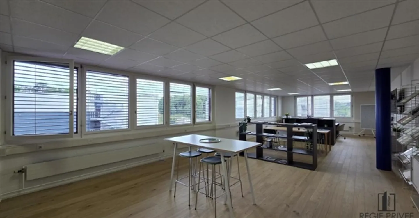 Commerce - Photo 5 of 7