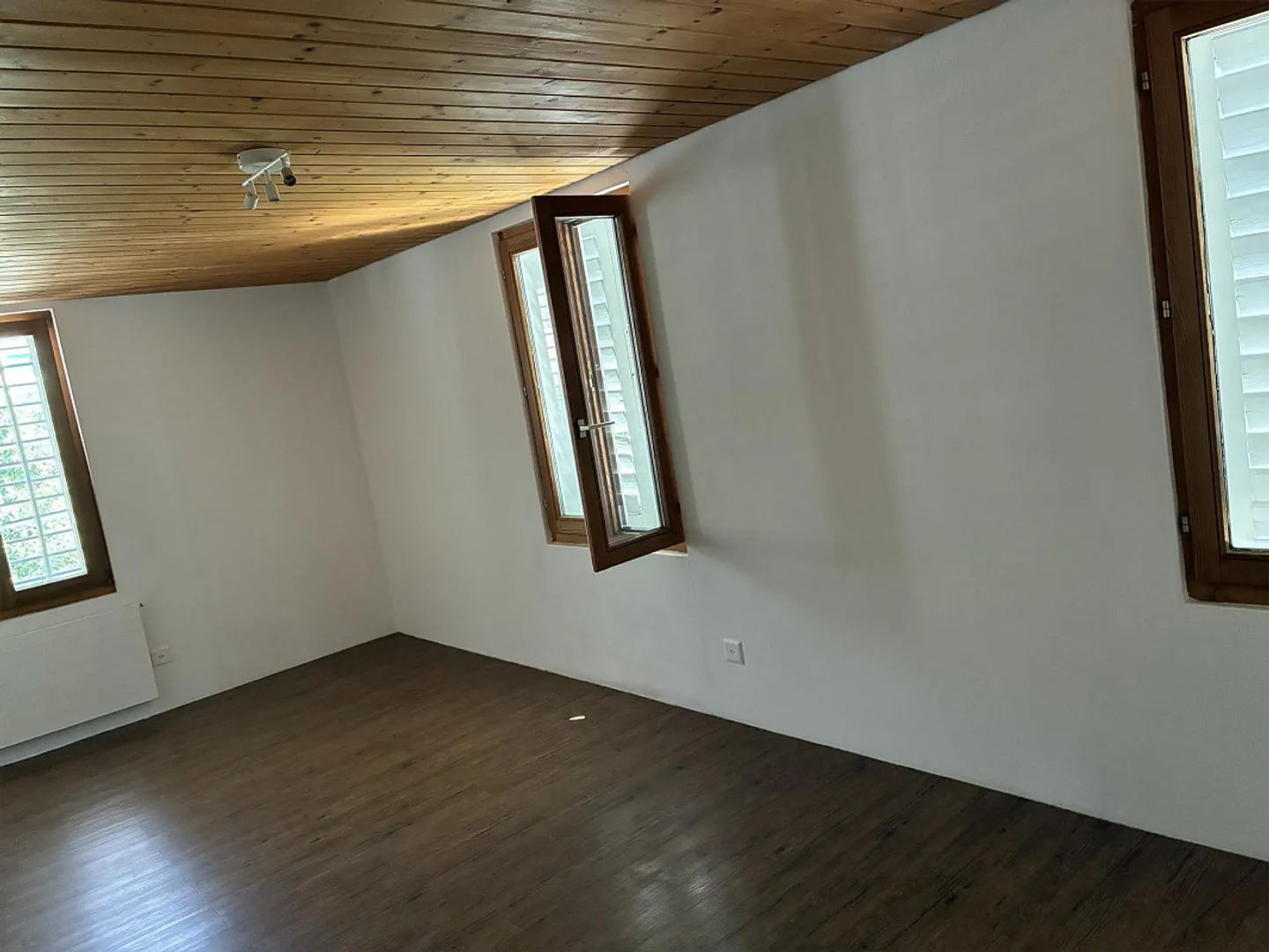 Cozy House - Photo 17 of 23