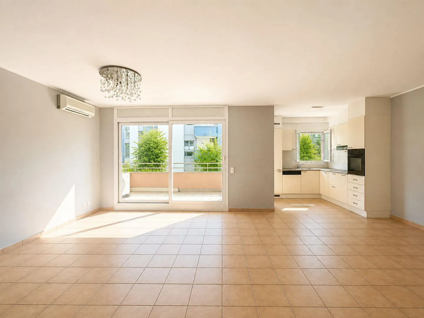 Elegante appartamento di 2,5locali immerso nel verde - Foto 1 di 7