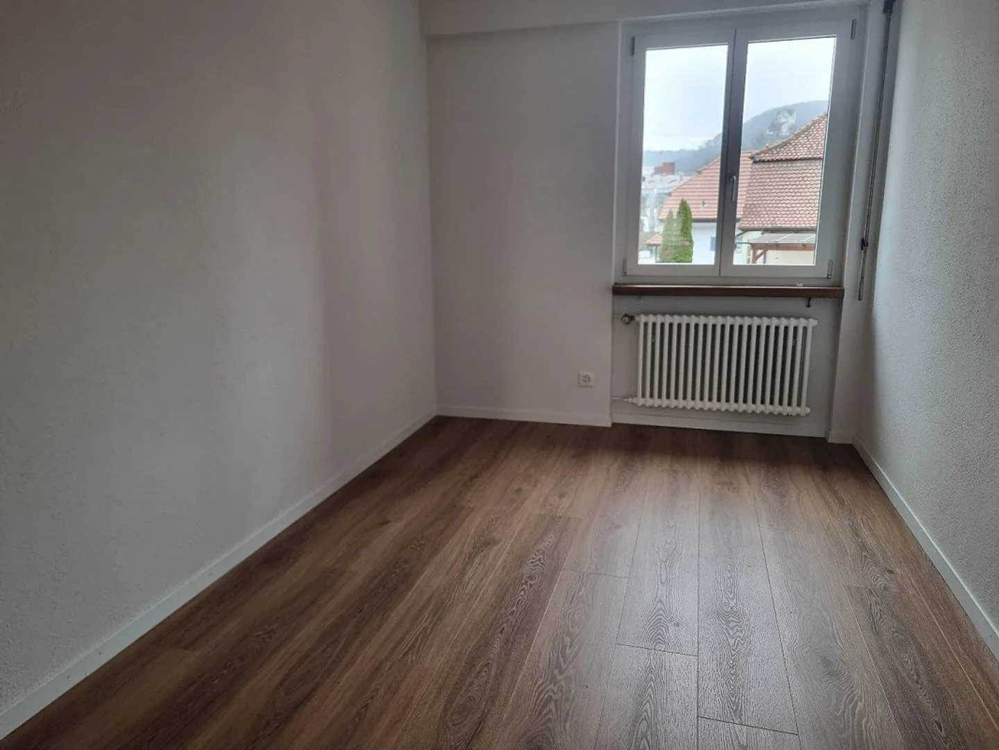 Appartement moderne rénové de 4,5 pièces directement à la gare - Photo 8 sur 9