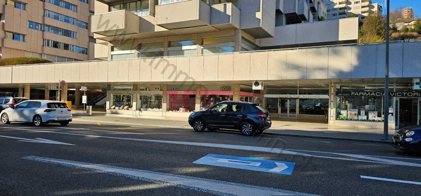 Retail space/store with lake view in Lugano center - Photo 3 of 4
