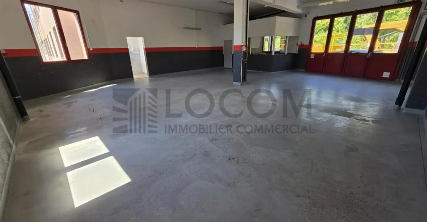 Spacious industrial space for rent in Bussigny - Photo 6 of 11