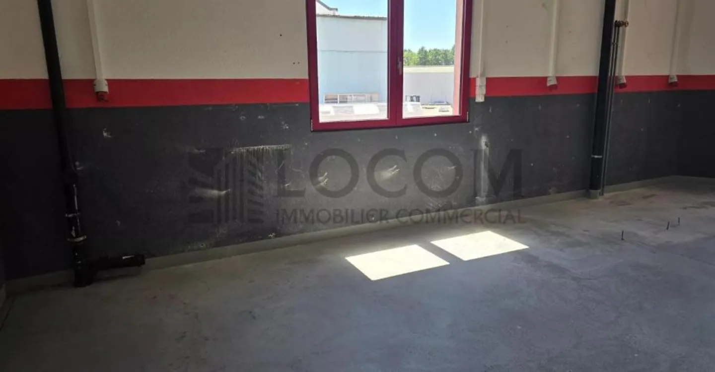 Spacious industrial space for rent in Bussigny - Photo 10 of 11