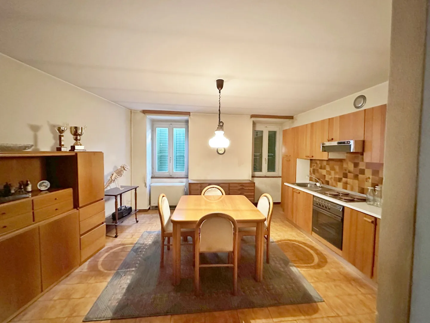Ensemble de bâtiments intéressant avec deux unités résidentielles, rustique et cour privée - Photo 7 sur 13