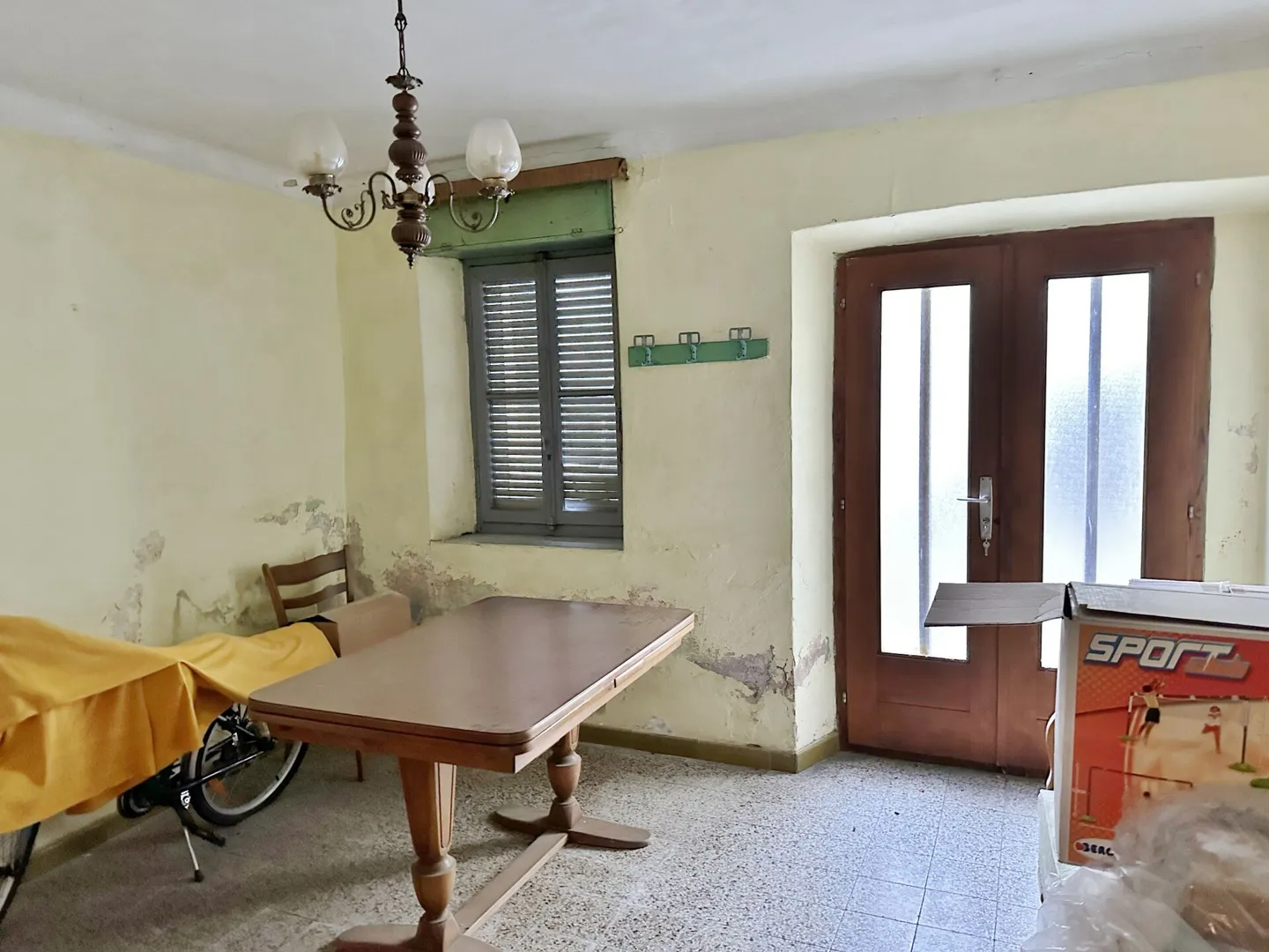 Ensemble de bâtiments intéressant avec deux unités résidentielles, rustique et cour privée - Photo 11 sur 13