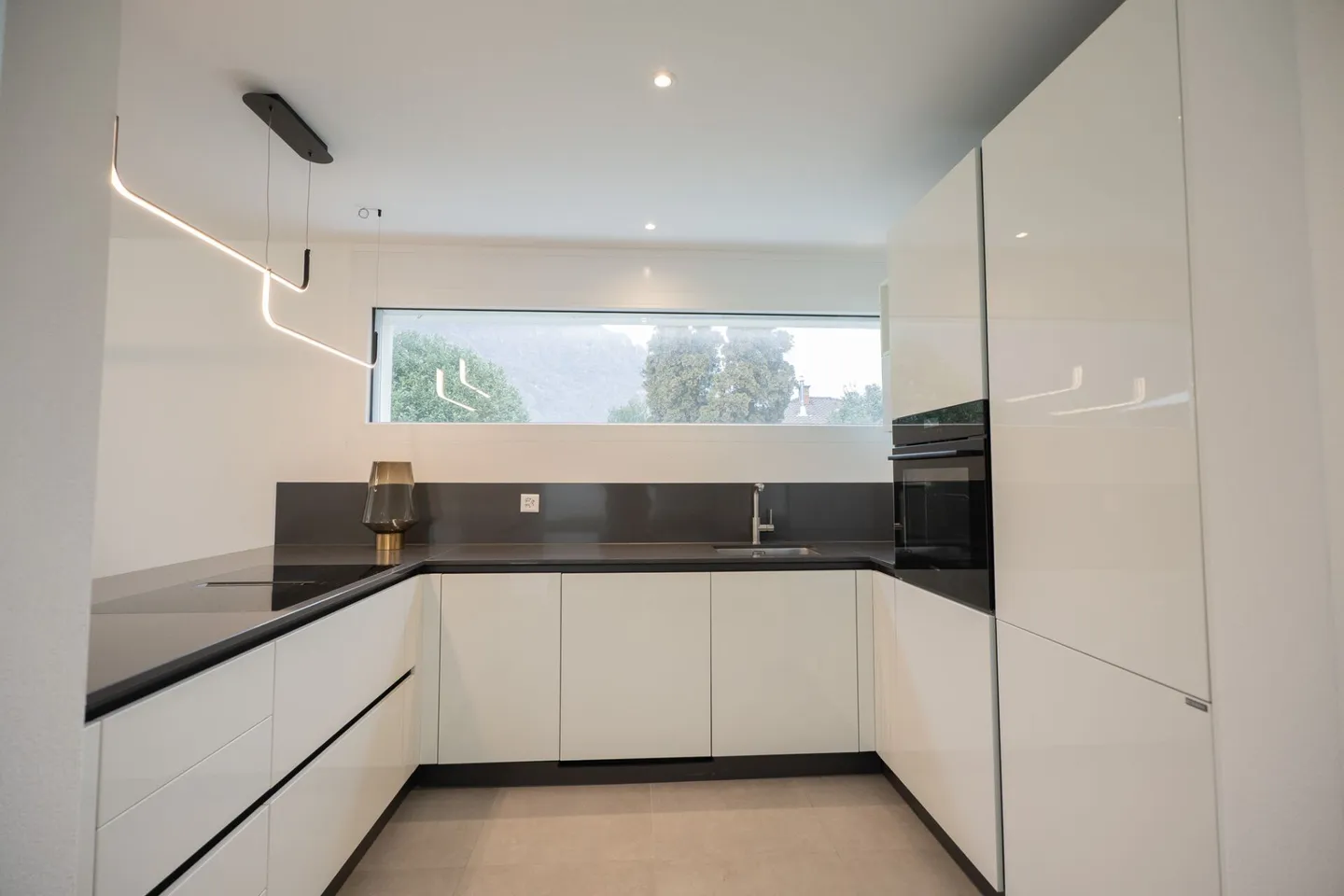 Ville moderne e spaziose in vendita a Moleno - Foto 2 di 15