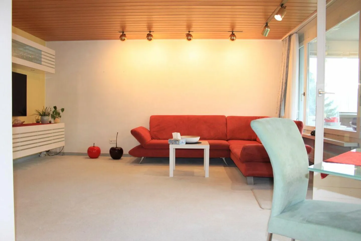 Geräumige Wohnung mit Balkon - Foto 2 von 15