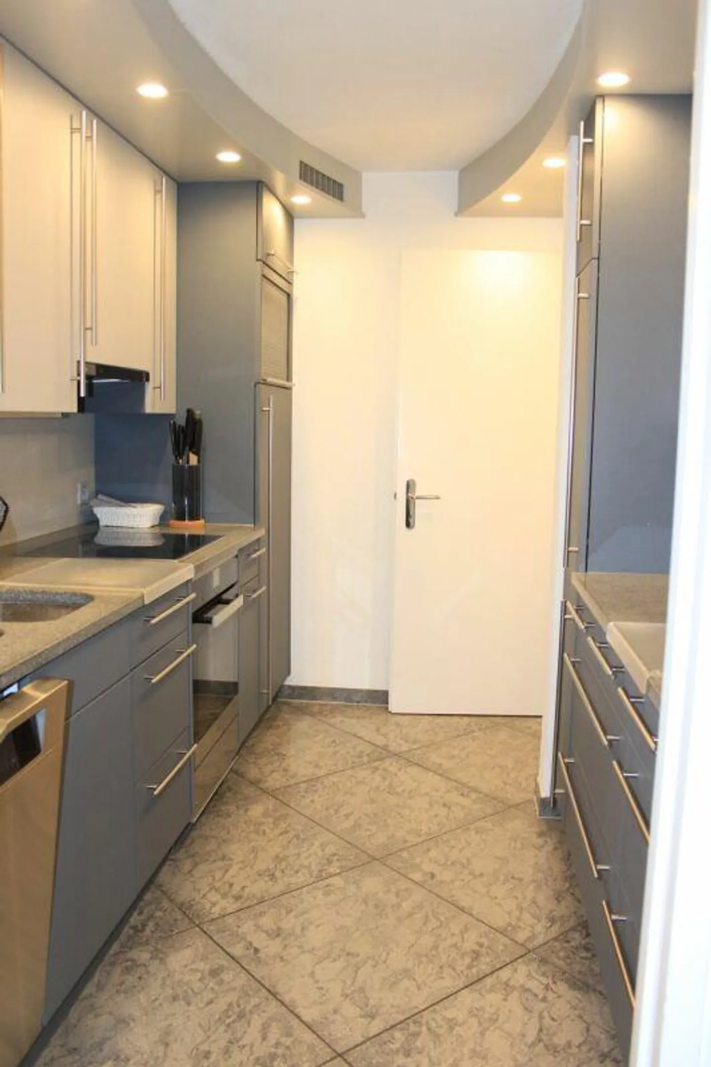 Geräumige Wohnung mit Balkon - Foto 4 von 15