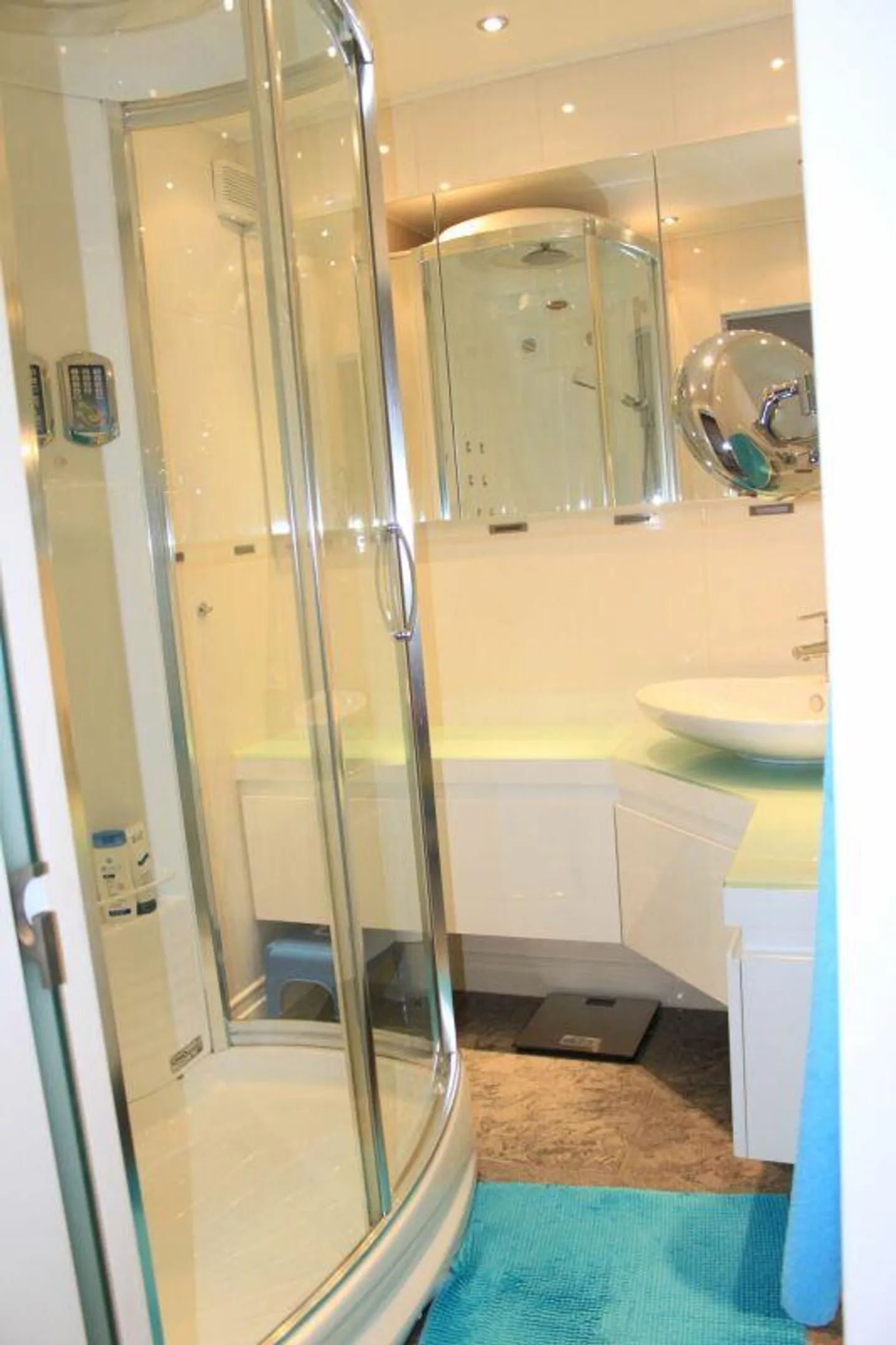 Geräumige Wohnung mit Balkon - Foto 10 von 15